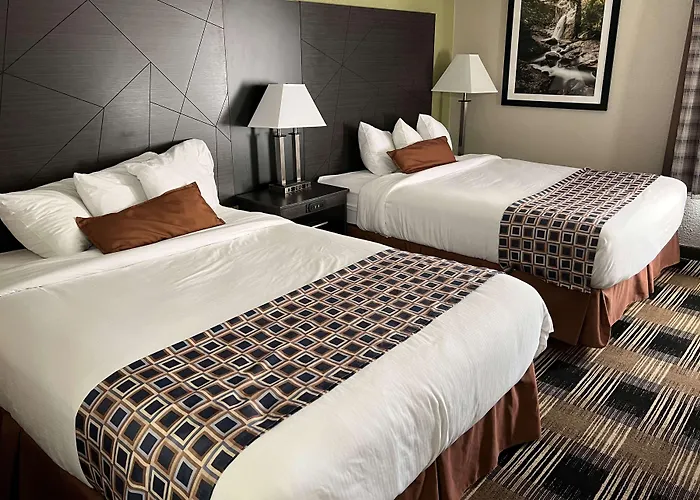 Sleep North - Urbana Hotel Champaign