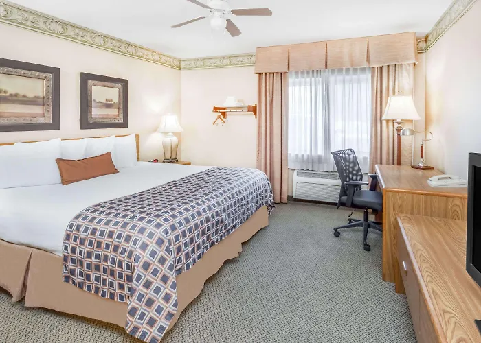 Hotel Sleep North - Urbana Champaign