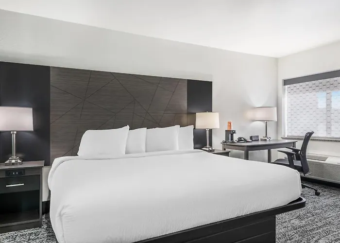 Sleep North - Urbana 4*