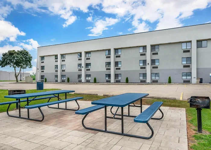 Sleep North - Urbana 4*
