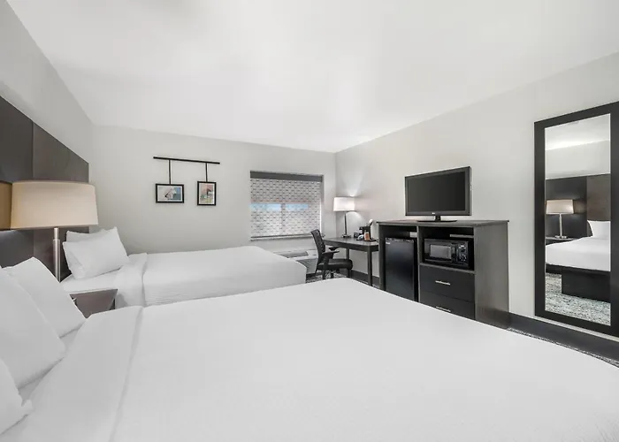 Sleep North - Urbana Hotel 4*
